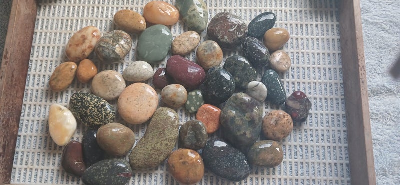 2.9 kg stones for rock tumblers. Lot 2 Carousel 10
