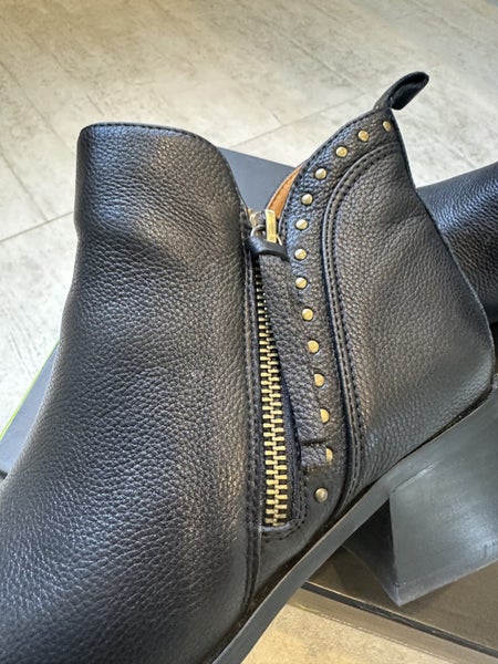 Breasley Boots . Brand New . Carousel 7