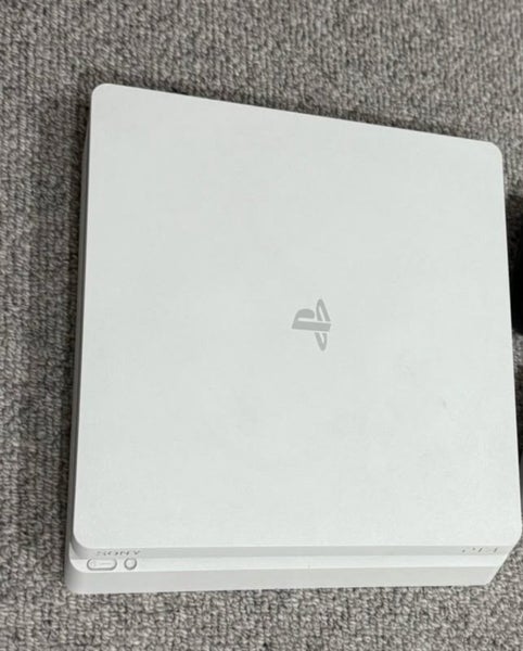 Playstation 4 Slim 1 TB Carousel 1