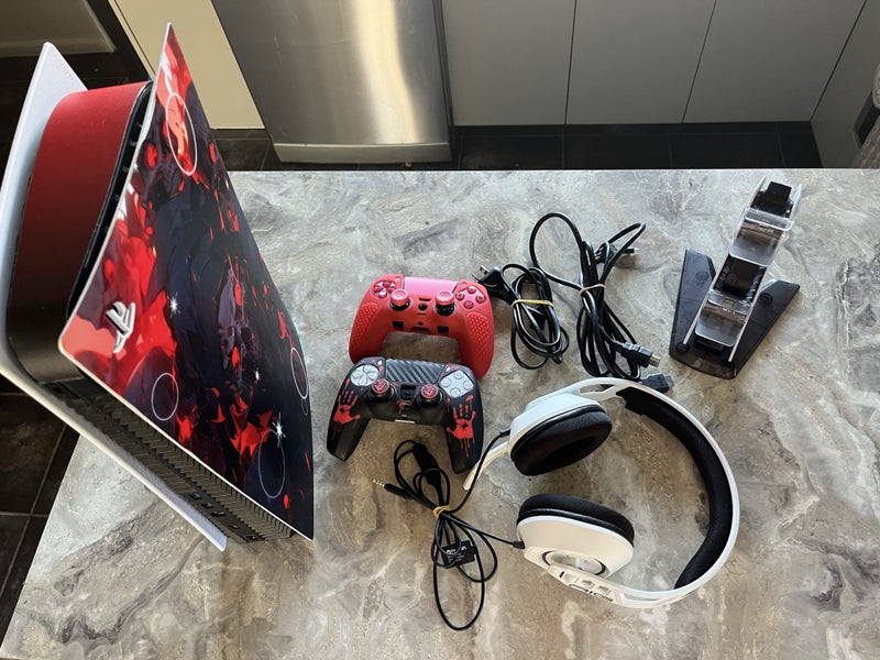 Playstation 5 500GB (digital console) Bundle Carousel 1