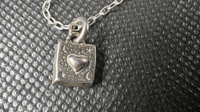 Sterling Silver "Heart Handbag" Pendant on Sterling Silver Chain - Lot E354 Carousel 2