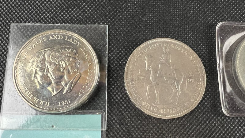 Group of Six Different Great Britain Large One Crown Coins - Lot E356 Carousel 2