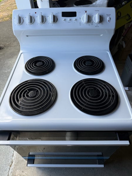 West 60cm 4 zone coil fstand cooker Carousel 1