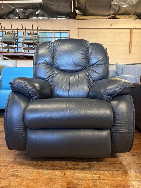LA-Z-BOY Dreammode Genuine Leather Rocker/ Recliner-Black Carousel 1