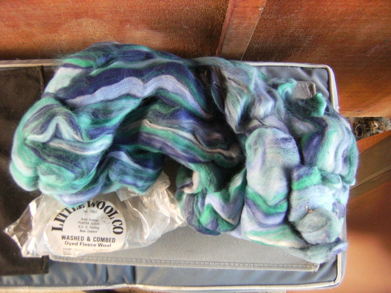 spinning handcraft wool - carded blue random ref :18 Carousel 1