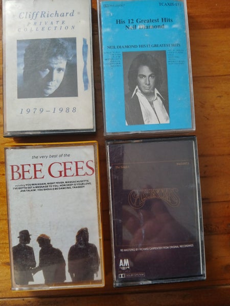 Cliff Richard, Neil Diamond, Bee Gees, Carpenters Carousel 1