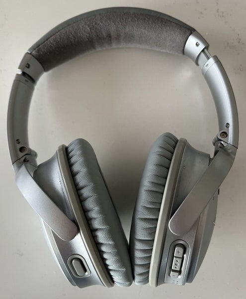 Gorgeous Bose QC35 II Wireless Bluetooth Headphones Carousel 1