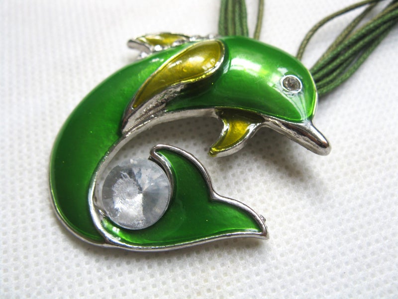 Gorgeous Vintage Diamante Dolphin Pendant Carousel 2