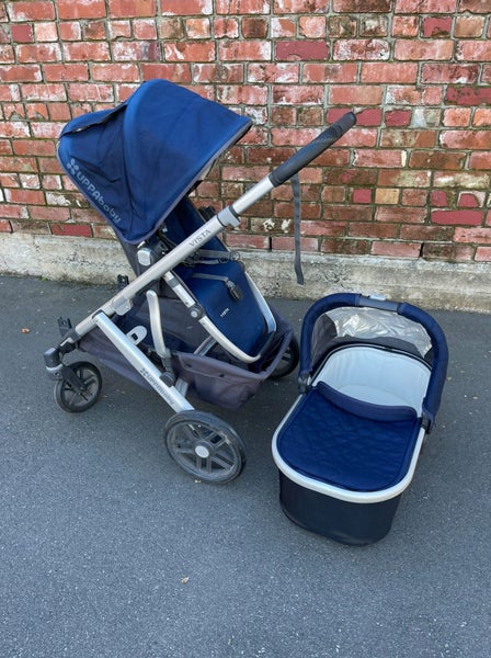 UPPababy Vista Pram and Bassinet Carousel 1