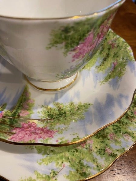 Royal Albert - Trios, Sugar Bowl and Platter62863856017281112