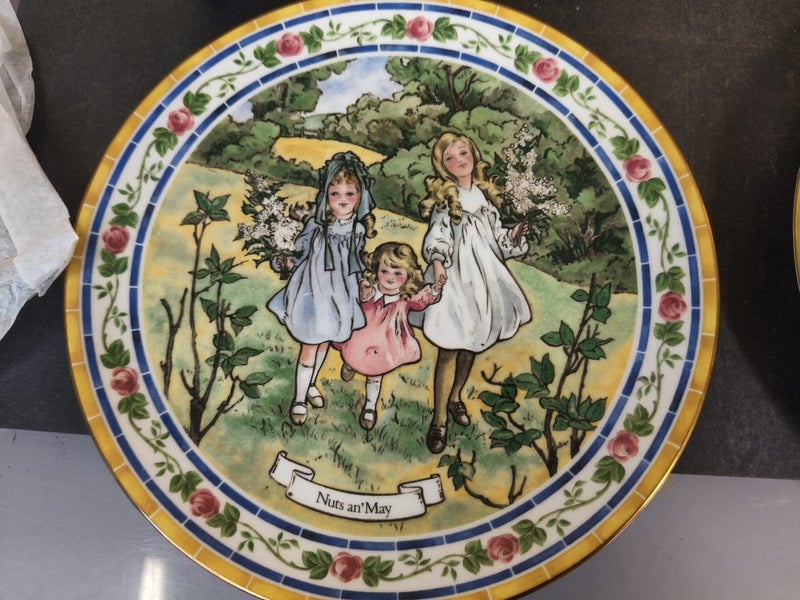 Royal Doulton nursery rhyme plates. Carousel 2