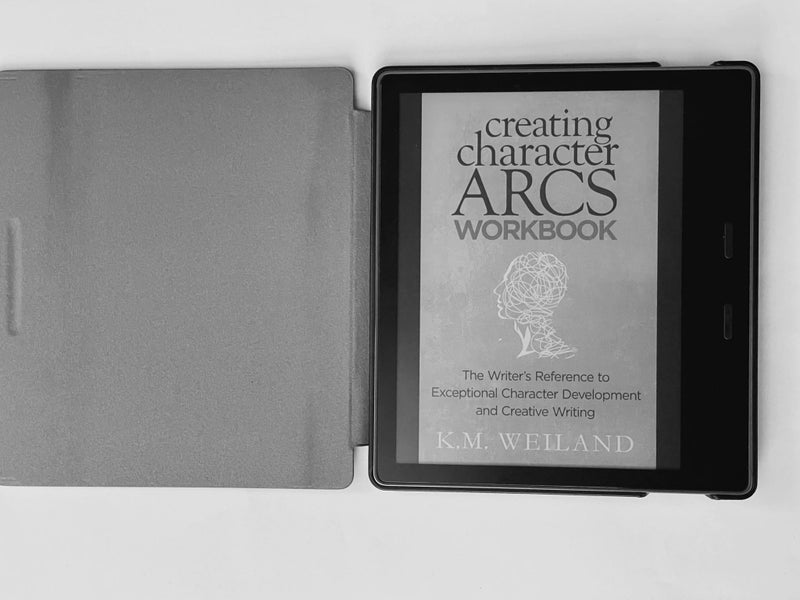 Kindle Oasis 10th Wi-Fi (8 GB) Graphite without Ads plus a brand new case free Carousel 1