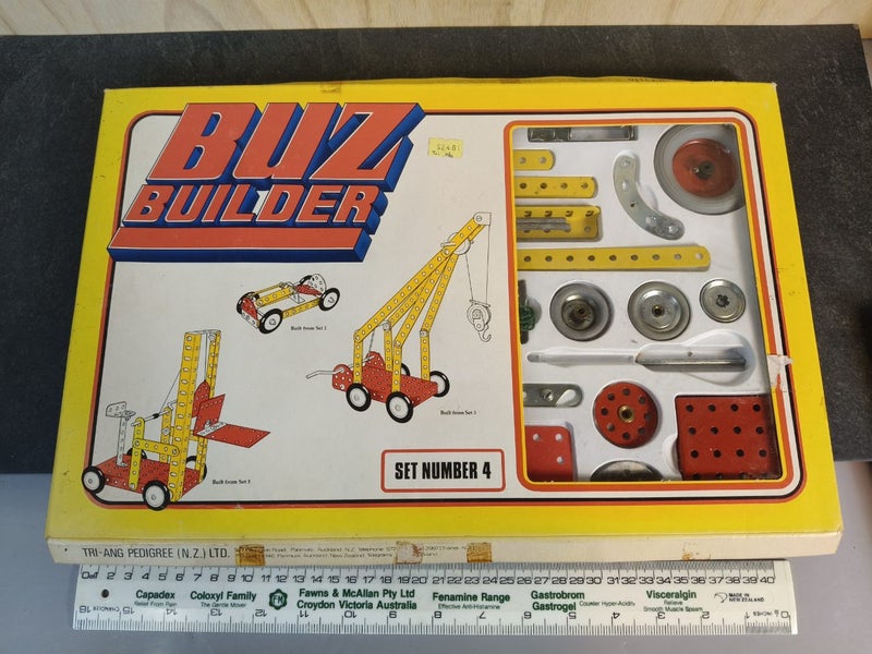 Vintage tri ang pedigree buzz builder sets x4 Carousel 2