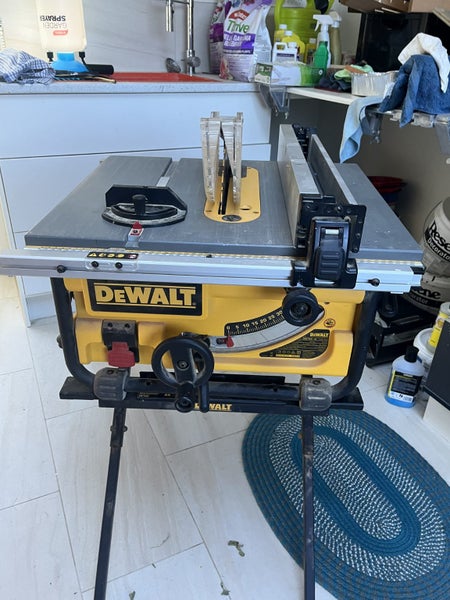 DeWalt DW745 Table Saw and stand Carousel 2