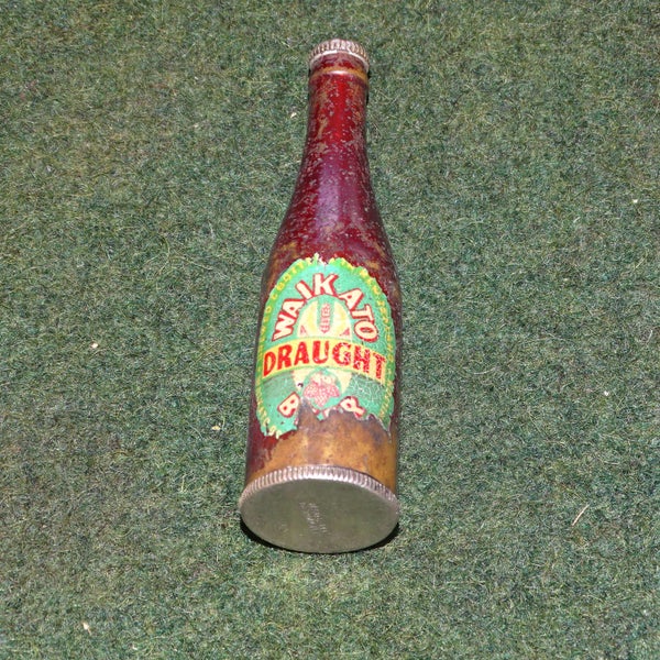 Cigarette Lighter Waikato Draught Bottle ........ Made in Germany Carousel 1