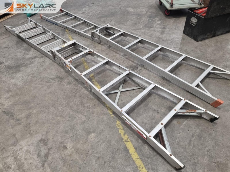 2x Aluminium Ladders, repairs needed. Carousel 11