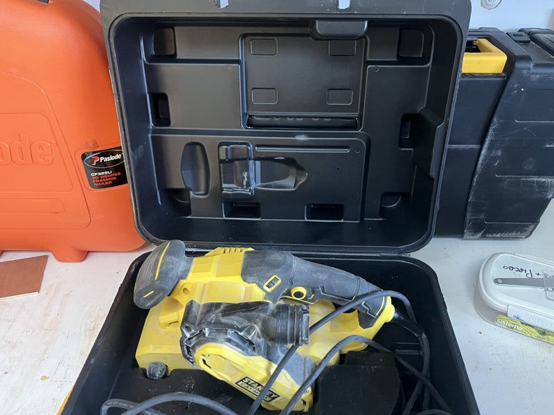 Stanley Fatmax FMEW204-XE corded Belt Sander Carousel 3