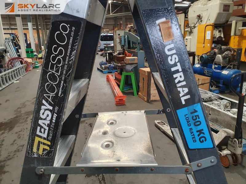 Industrial Stepladder Carousel 6