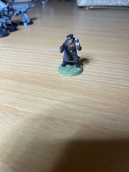 Commissar Carousel 1