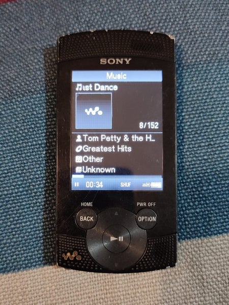 *Sony Old School NWZ-S544 8GB Digital Media Player / MP3* Carousel 1