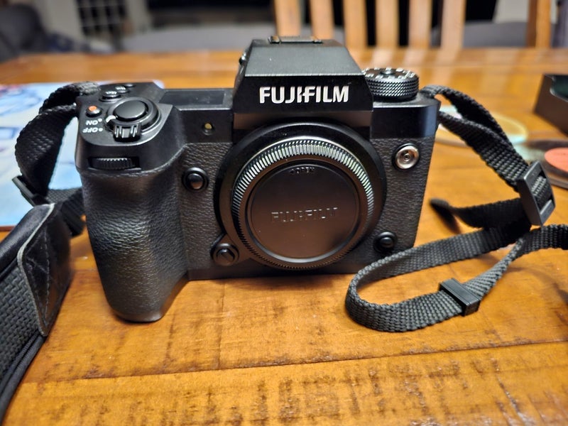 Fujifilm X-H2 Carousel 2