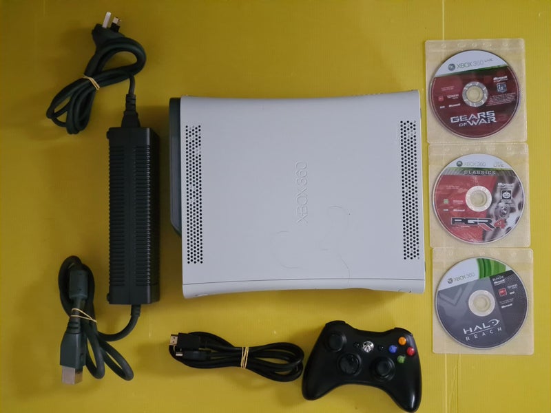 Xbox 360 + 3 games Carousel 1