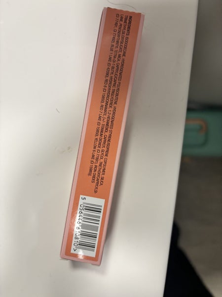 Charlotte Tilbury Beauty Blush wand *Peach Pop* Carousel 4