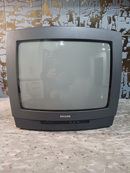14" CRT TV with RGB Scart Carousel 1