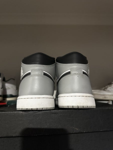 US8 Nike Air Jordan 1 Mid “light smoke grey 2.0” Carousel 2