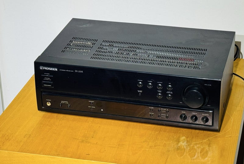 Pioneer SX-255R Stereo Receiver – 100W – $185 Carousel 2