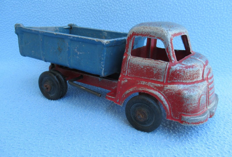 McKenzie & Bannister NZ (Jumbo Toys) Bedford S Tip truck. Carousel 1