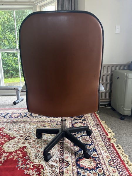 large office chair Carousel 2