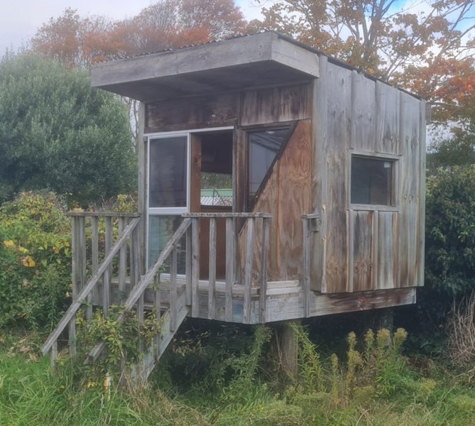 Playhouse $1 no reserve Carousel 1