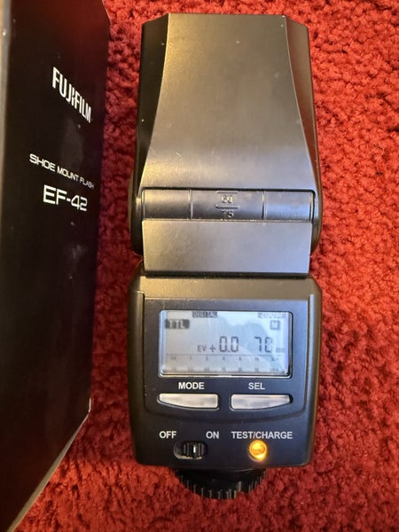 Fujifilm Shoe mount flash EF-42 Carousel 2