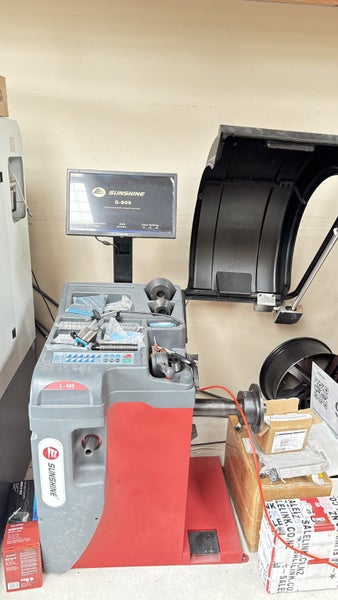 DIGITAL WHEEL BALANCER Carousel 1
