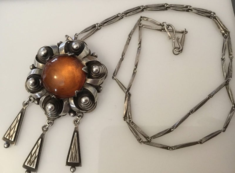 Outstanding VINTAGE Sterling Silver & Amber Pendant Necklace Carousel 1