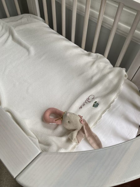 Beautiful white wash wood cot - mini oval size Carousel 2