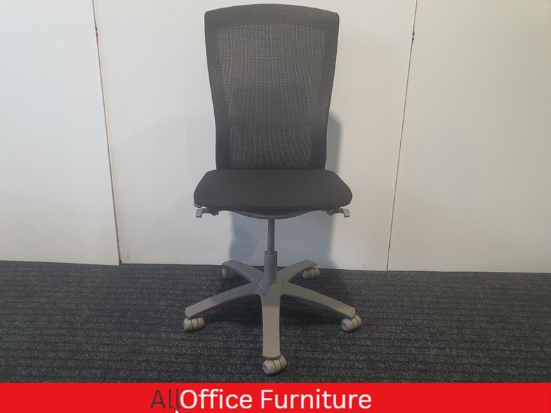 Formway Life Chair - Won 11 international awards since 2002 Carousel 1