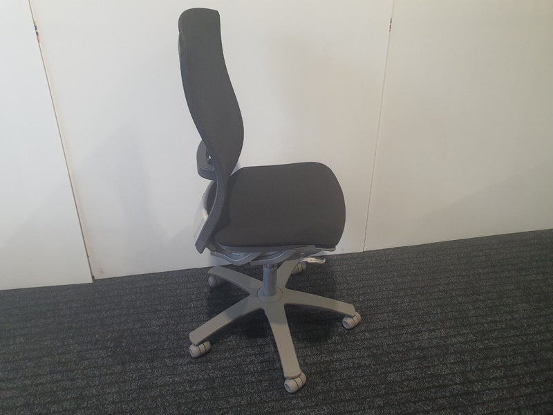 Formway Life Chair - Won 11 international awards since 2002 Carousel 2