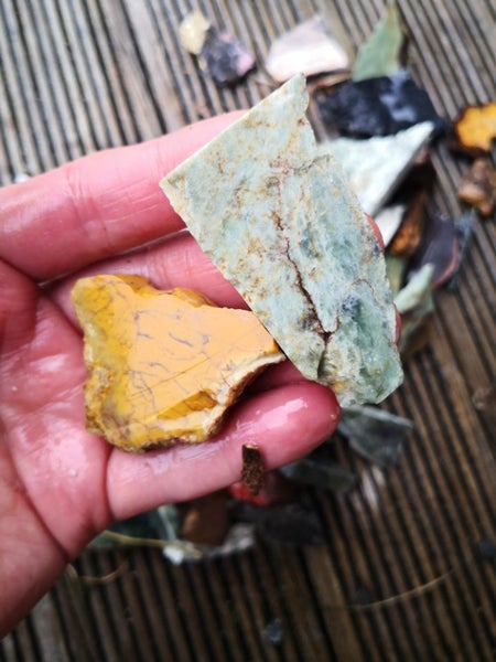 Pounamu greenstone bits and bobs offcuts and more 1.4 kgs $1 reserve Carousel 13