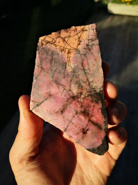 Carving slab NZ Rhodonite bright colours $1 reserve Carousel 2