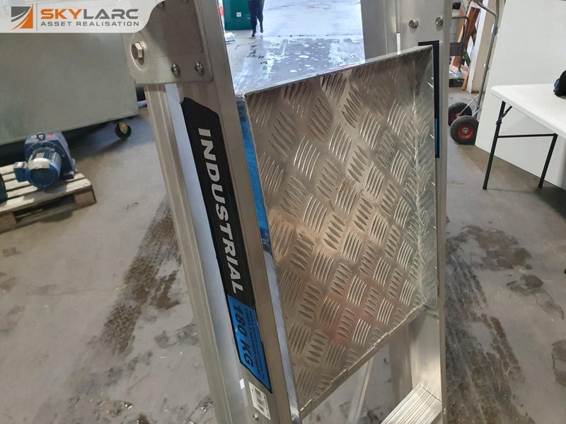 3 Step Aluminum Platform Ladder Carousel 6