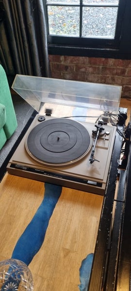 NEC P305E Record Player Carousel 1