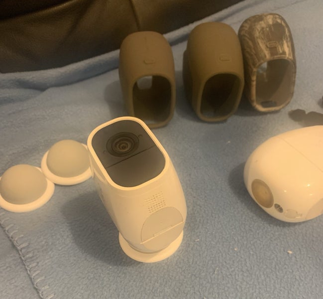 Arlo Pro 2. 3 x Cameras and multiple accessories Carousel 2