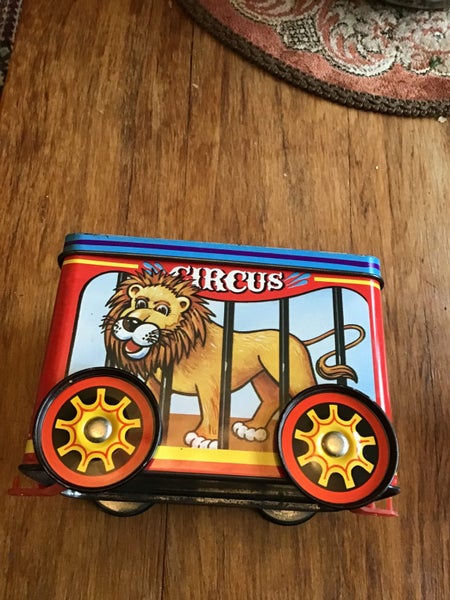 Cadbury circus tin Carousel 2