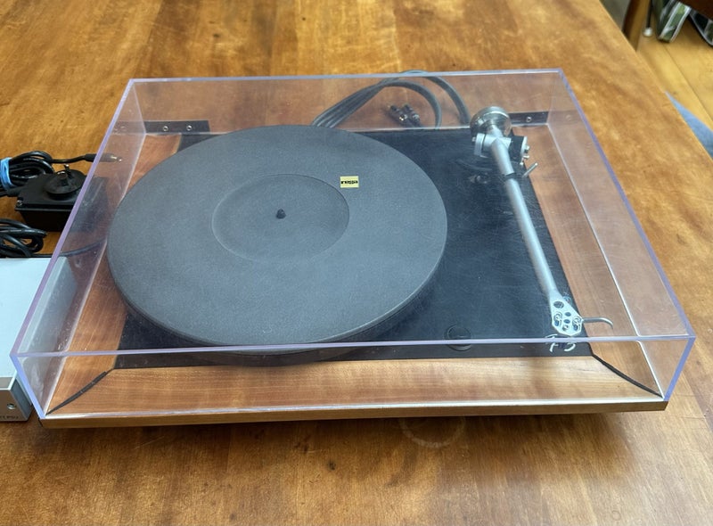 Rega P5 / RB700 / Elys / TTPSU / Boston Audio mat Carousel 1