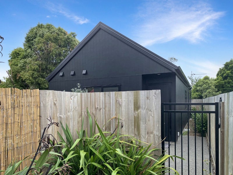 Image 1 of 20