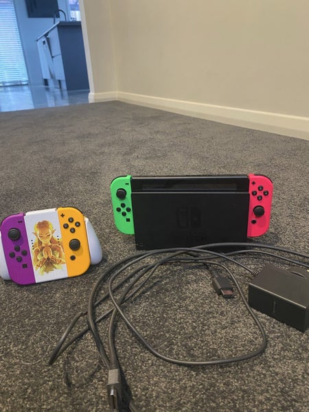 Nintendo Switch + Extra Joycons Carousel 1
