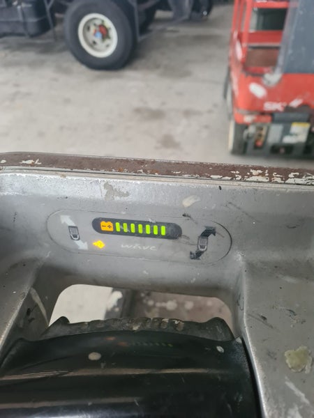 Wave 50 Lift truck Carousel 3