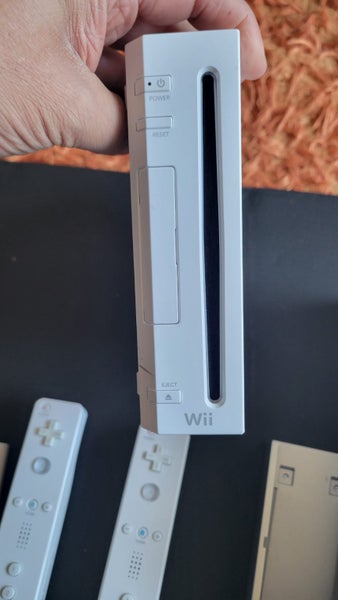 NINTENDO Wii Console Bundle Carousel 12